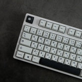 Minimalist Black & White Japanese Keycap Set - KeyArtisan