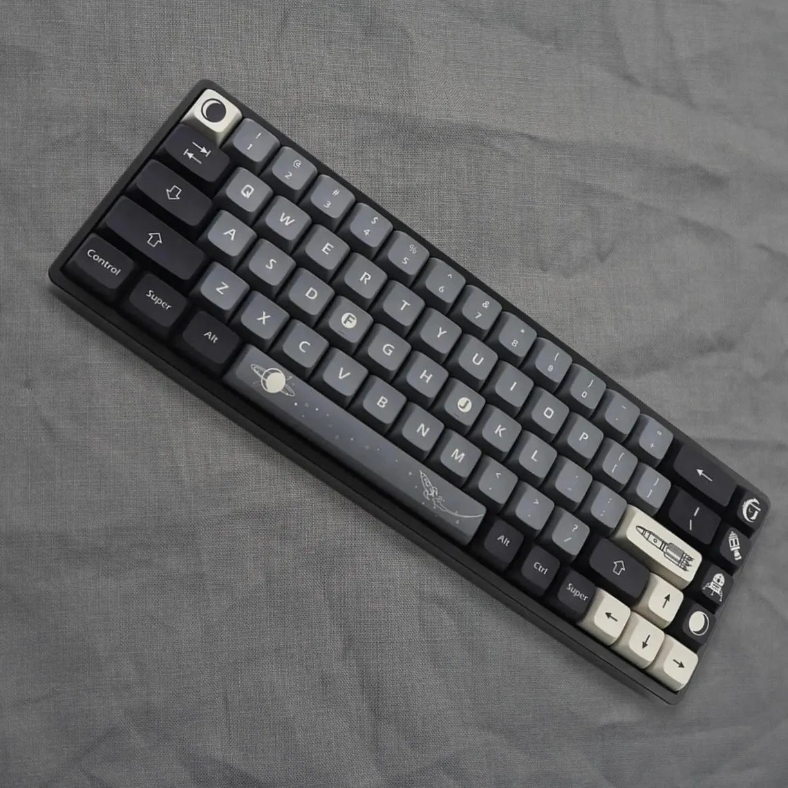 Cool Black Apollo Theme PBT XDA Keycap Set - KeyArtisan
