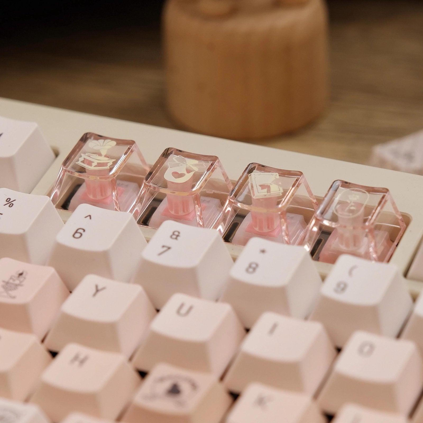 Cute Minimalistic Pastel Gradient Keycap Set - KeyArtisan
