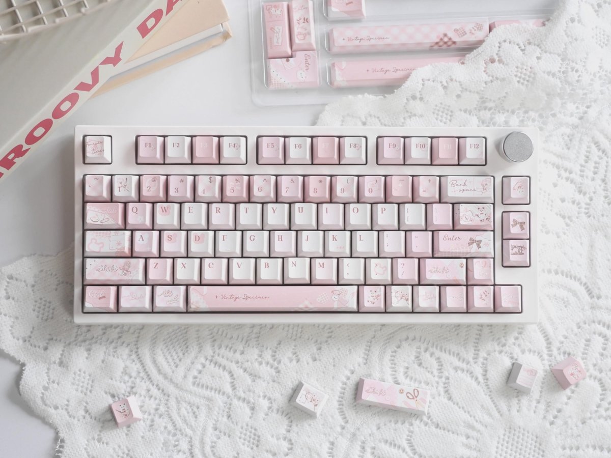 Cute Pink Bear Postcard Artisan Keycap Set - KeyArtisan