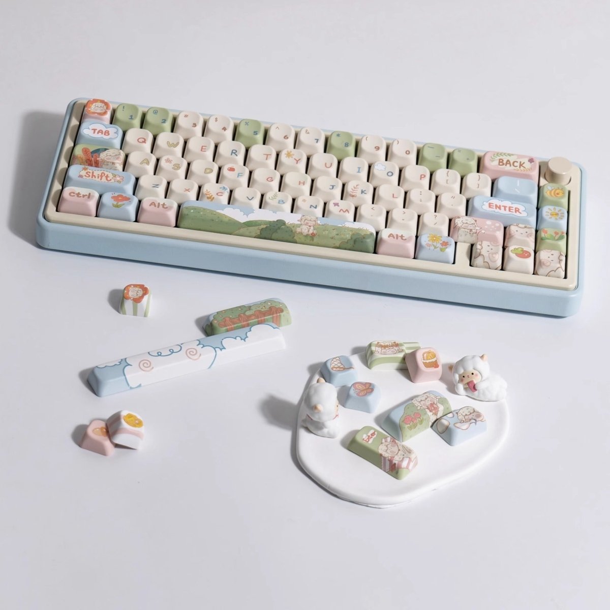 Cute Sheep Picnic Theme Animal Keycap Set - KeyArtisan