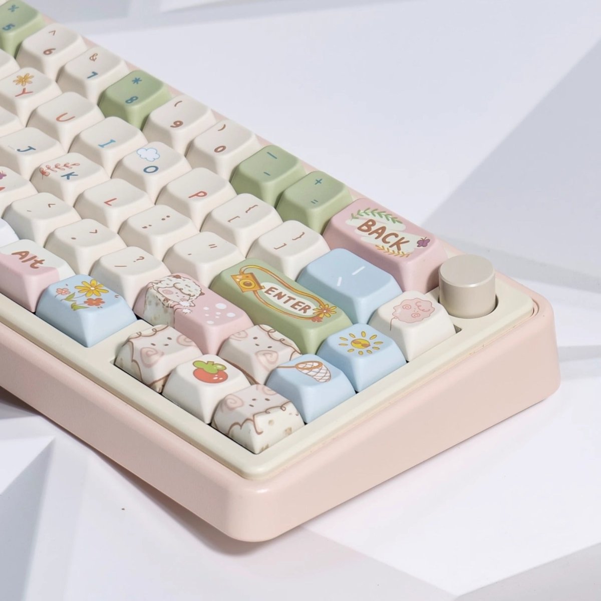 Cute Sheep Picnic Theme Animal Keycap Set - KeyArtisan