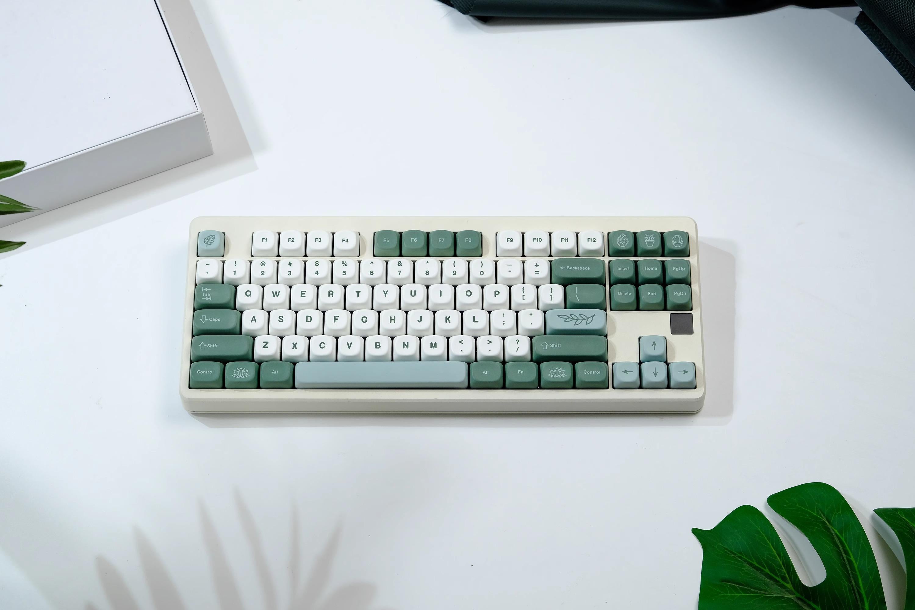 Cute Green Matcha PBT MOA ISO Keycap Set for Mechanical Keyboard, Kawaii Keycap Set, Moa Profile, Dye-Sub Process, Mx(+)Switches, 127/144pcs