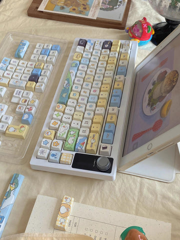 Cute Happy Duck Theme Artisan Keycap Set for Mechanical Keyboard, Kawaii Keycaps, ISO Keycaps, PBT Dye-Sub, Mx(+)Switches, 149pcs