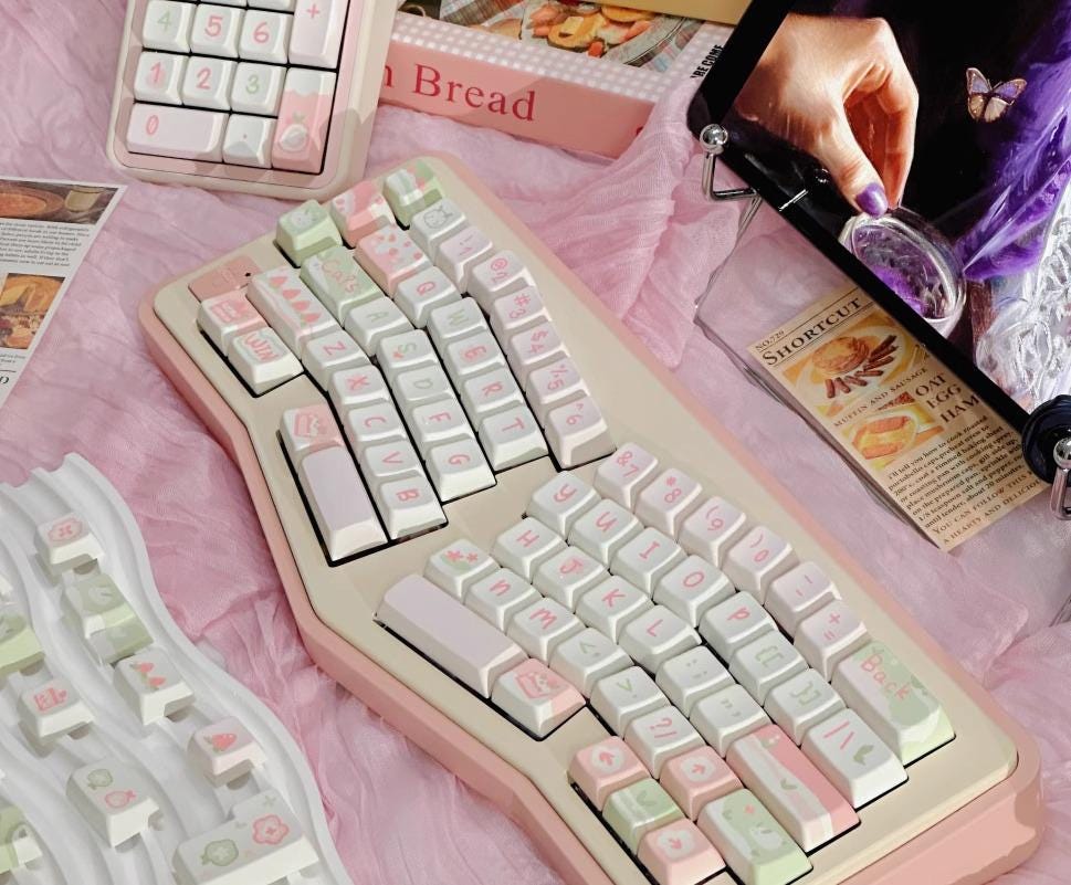 Cute Pink Strawberry Cake Theme Keycaps Set for Mechanical Keyboard, Kawaii Keycaps, Artisan Keycaps, MDA Profile, Mx(+)Switches, 149pcs