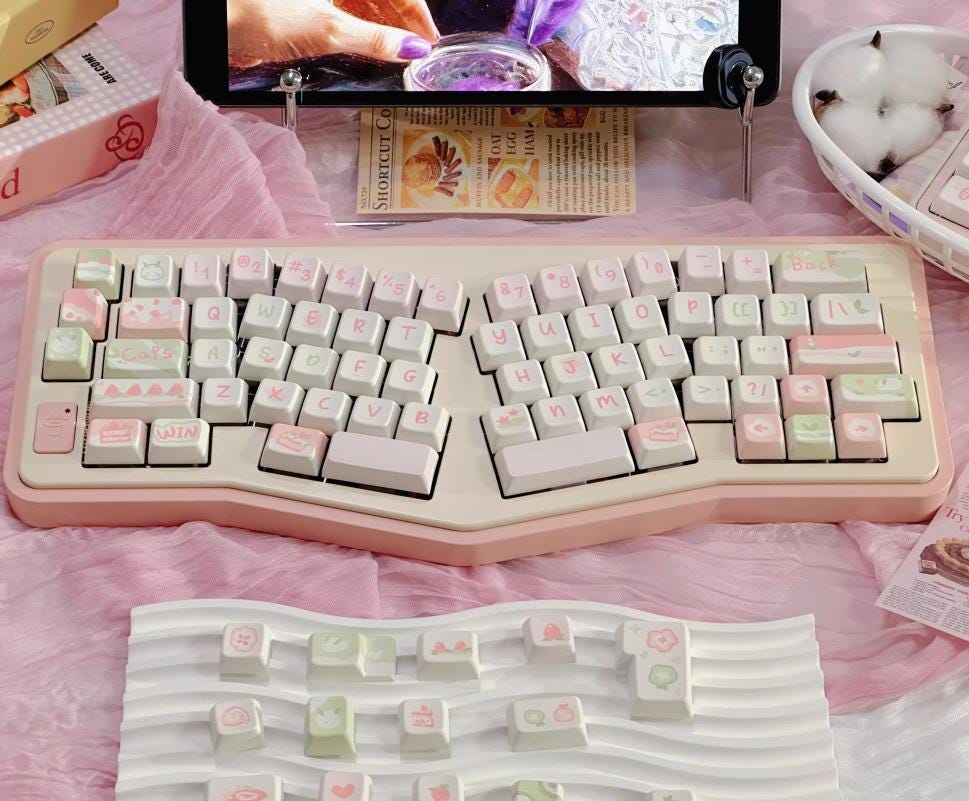Cute Pink Strawberry Cake Theme Keycaps Set for Mechanical Keyboard, Kawaii Keycaps, Artisan Keycaps, MDA Profile, Mx(+)Switches, 149pcs