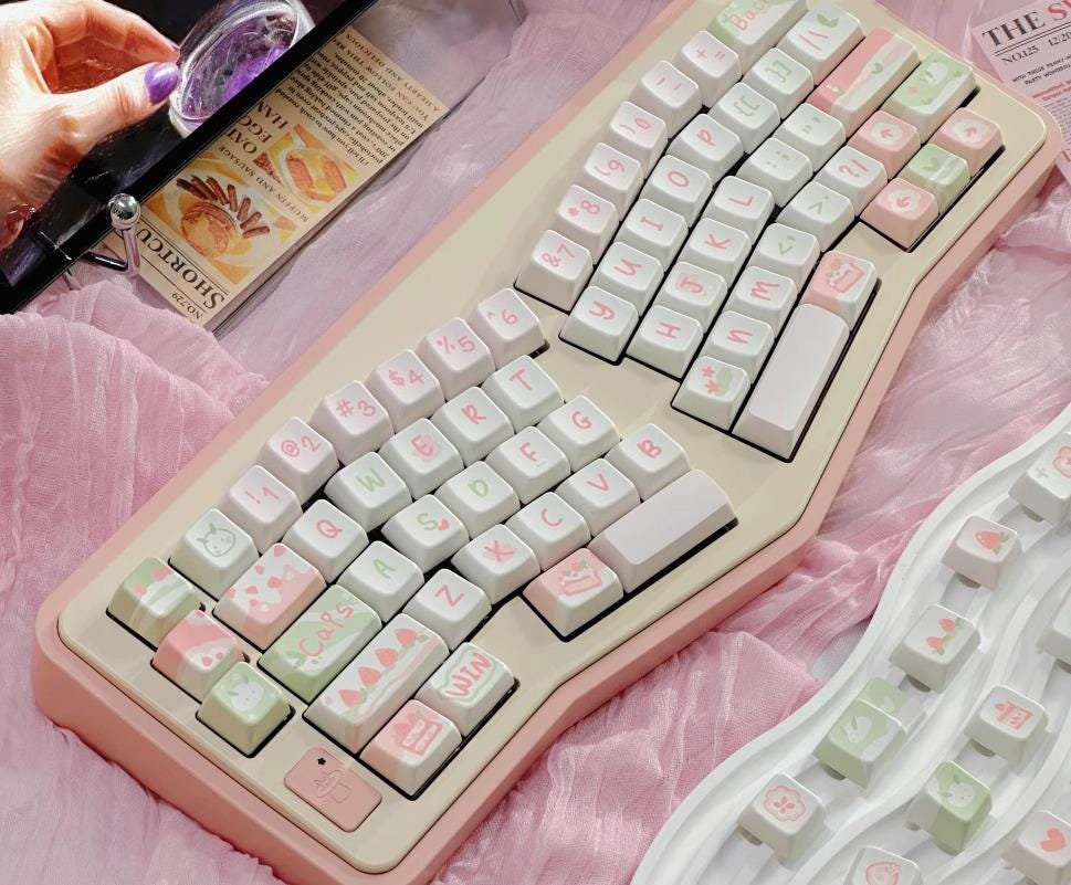 Cute Pink Strawberry Cake Theme Keycaps Set for Mechanical Keyboard, Kawaii Keycaps, Artisan Keycaps, MDA Profile, Mx(+)Switches, 149pcs