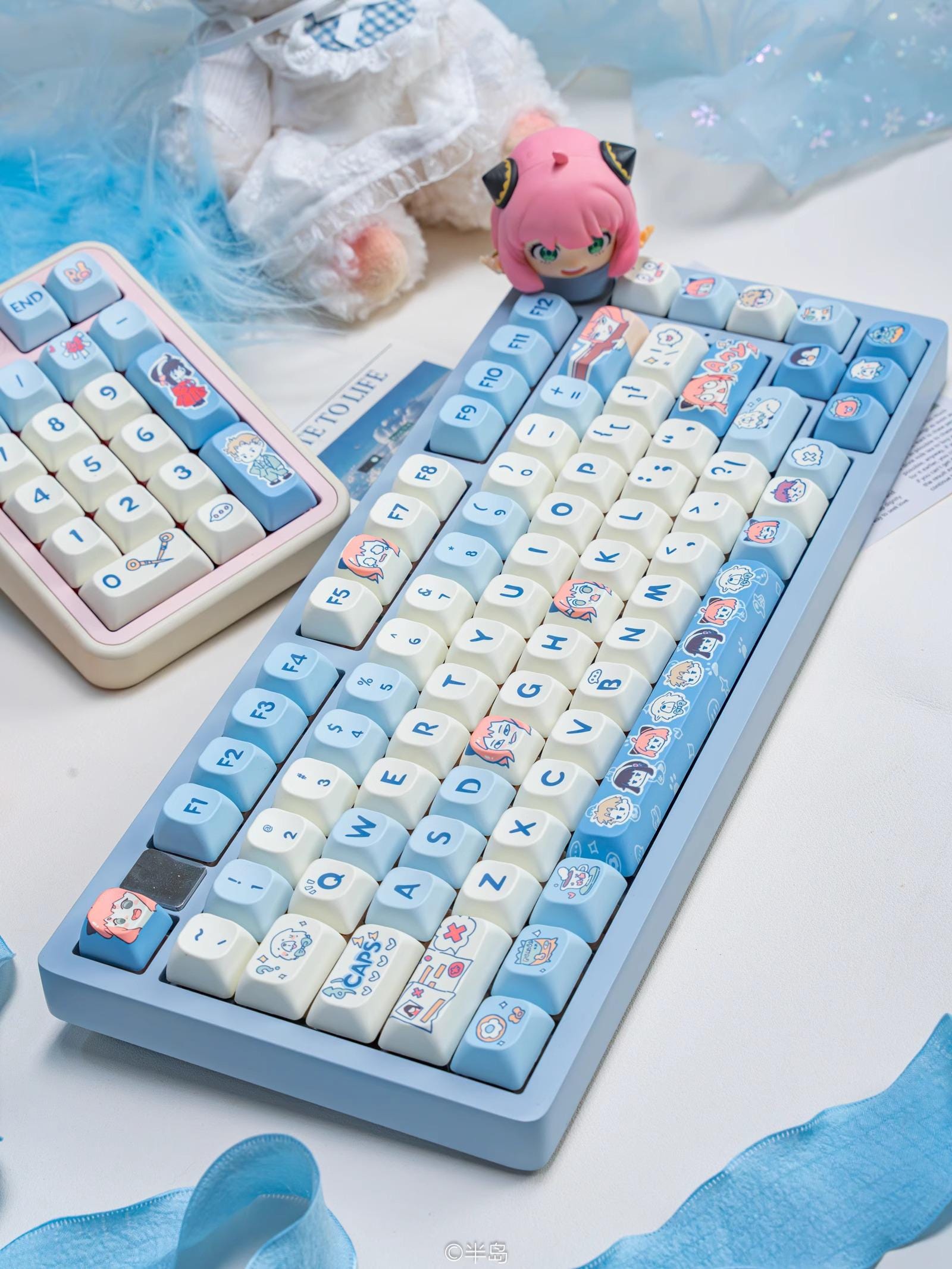 Cute Blue Spy X Family Anime Keycaps Set for Mechanical Keyboard, Anya Keycaps, Kawaii Keycaps, Artisan Keycaps, MOA/DMA Profile, 132/151pcs