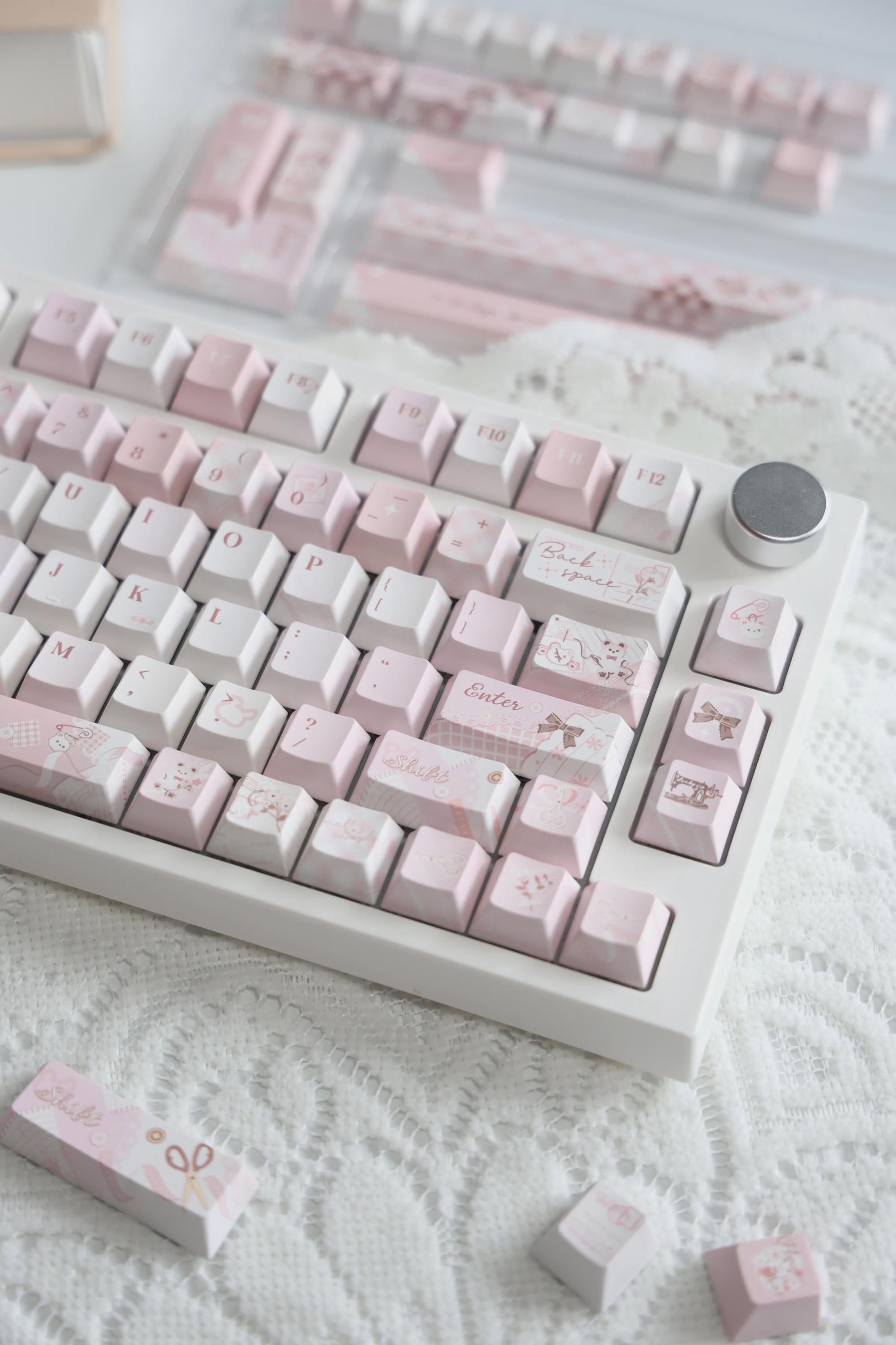 Cute Pink Bear Postcard Artisan Keycaps Set for Mechanical Keyboard - Kawaii Aesthetic Design Keycap | Keyartisan®