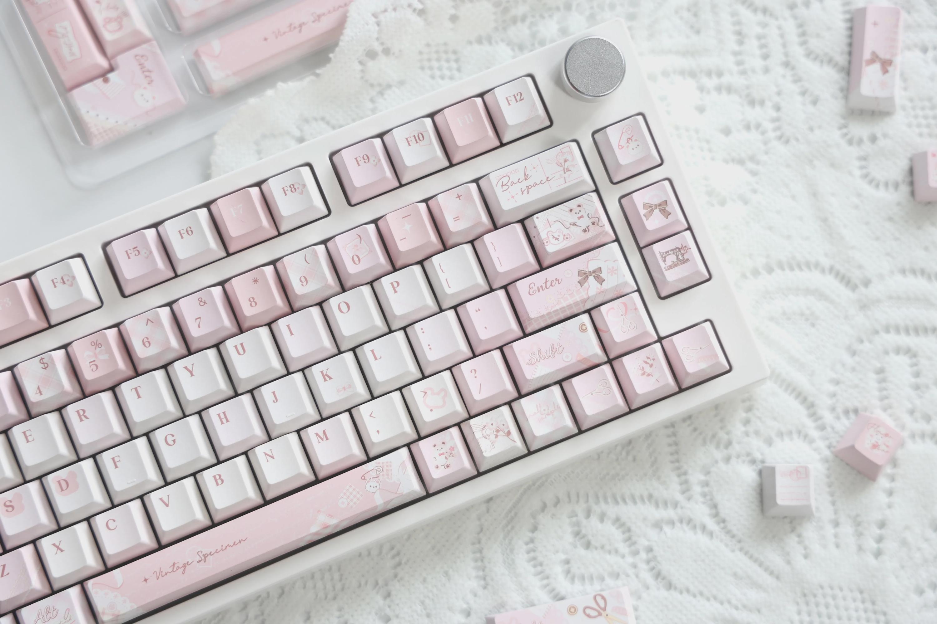 Cute Pink Bear Postcard Artisan Keycaps Set for Mechanical Keyboard - Kawaii Aesthetic Design Keycap | Keyartisan®
