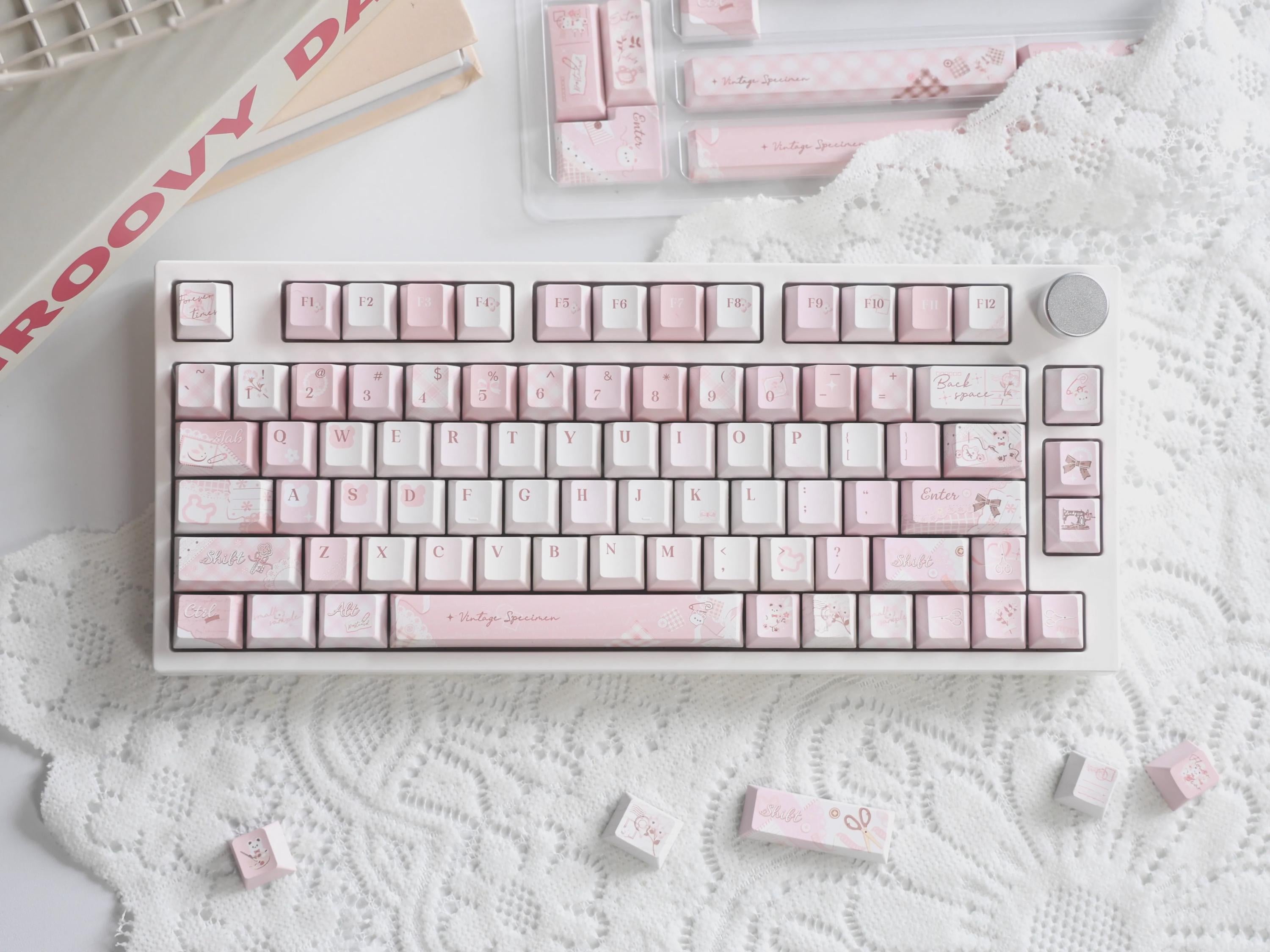 Cute Pink Bear Postcard Artisan Keycaps Set for Mechanical Keyboard - Kawaii Aesthetic Design Keycap | Keyartisan®