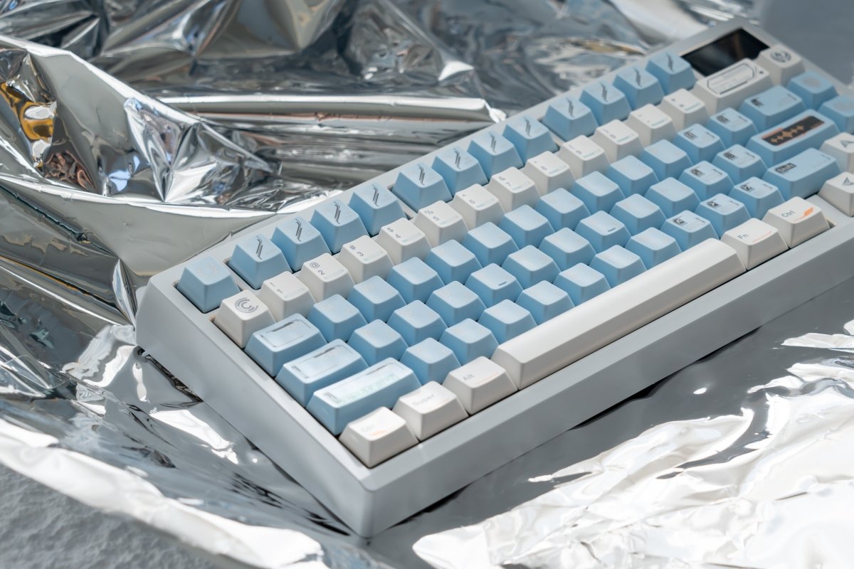 Space Station - Themed Blue Artisan Keycap Set - KeyArtisan