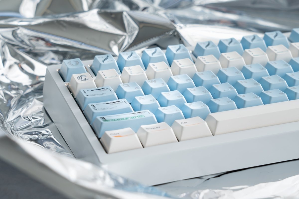 Space Station - Themed Blue Artisan Keycap Set - KeyArtisan