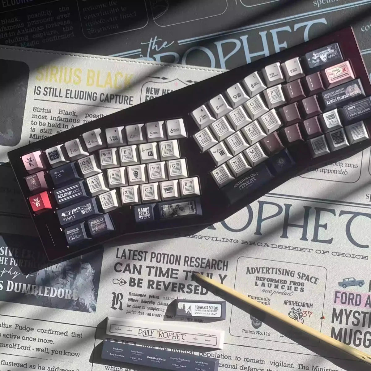 The Daily Prophet | Harry Potter Theme Keycap Set - KeyArtisan® - KeyArtisan