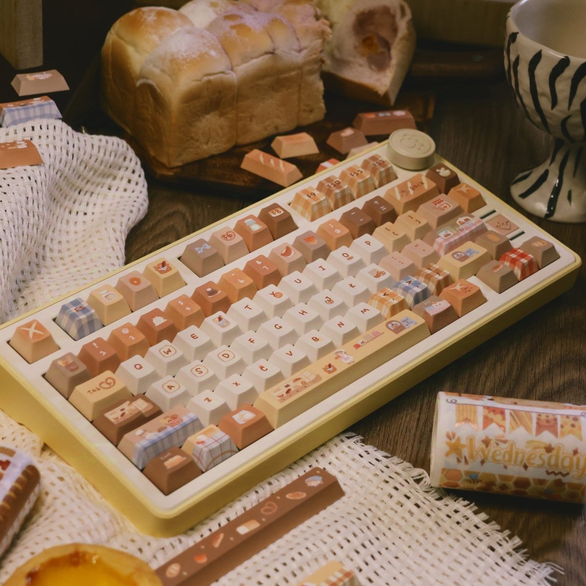 Toasted Bread Keycaps Toasted Bread - Themed Cute Cherry / MOA Profile PBT Keycap Set ...