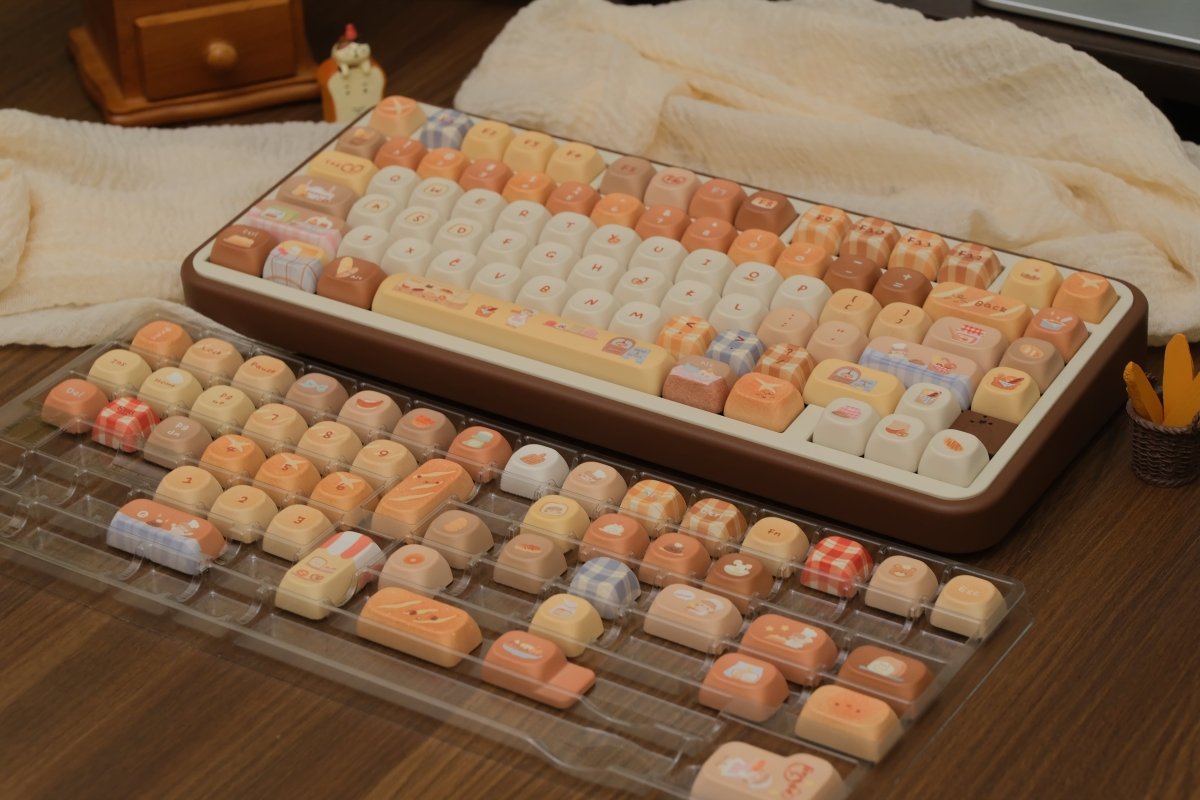 Toasted Bread Keycaps Toasted Bread - Themed Cute Cherry / MOA Profile PBT Keycap Set ...
