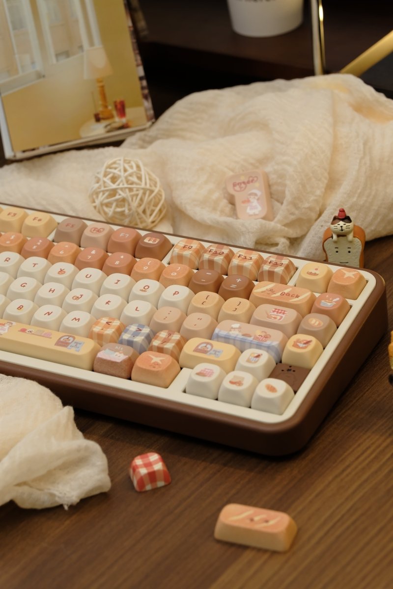 Toasted Bread Keycaps Toasted Bread - Themed Cute Cherry / MOA Profile PBT Keycap Set ...
